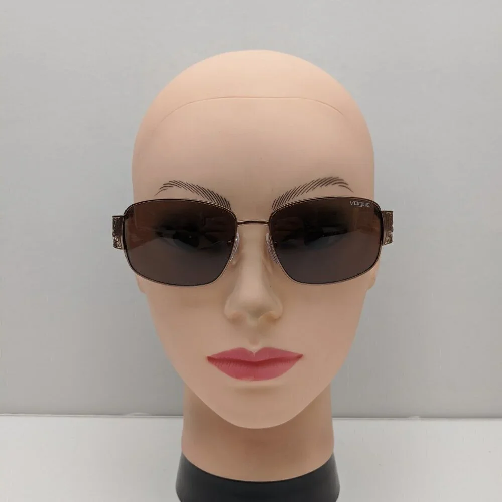 Vogue frame 10
